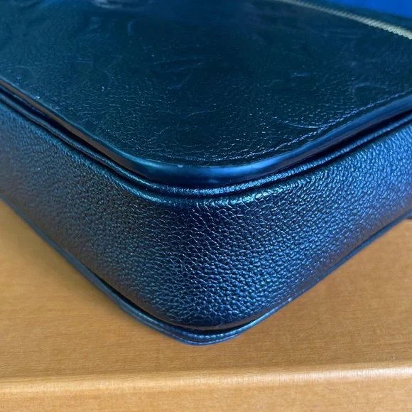 Louis Vuitton Pochette Métis in Empreinte Black Leather - Picture 9 of 16